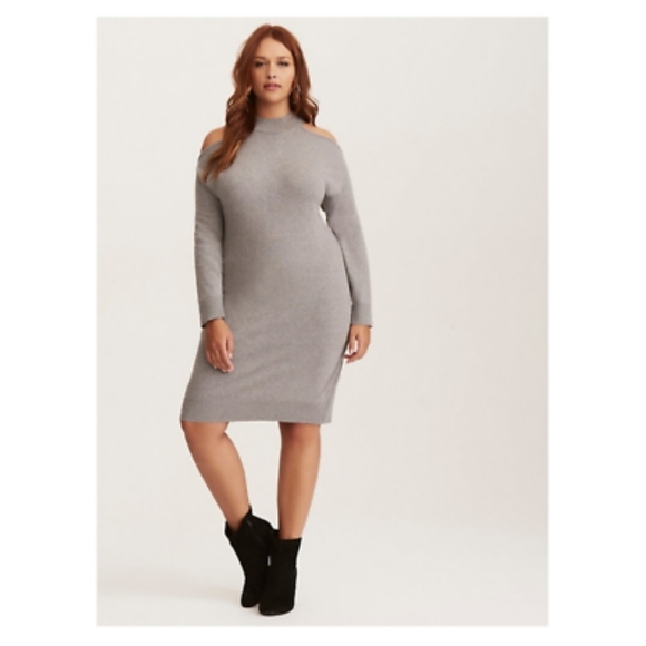 Torrid KNIT HIGH NECK COLD SHOULDER SWEATER - Picture 3 of 5